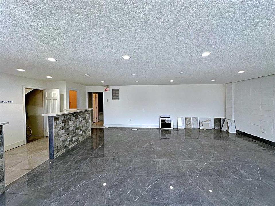 8127 Fraser Avenue, Fort McMurray, AB
