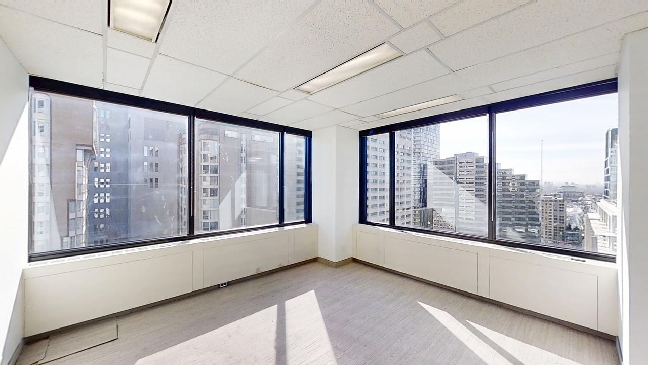 1700 - 180 Dundas Street West, Toronto, ON