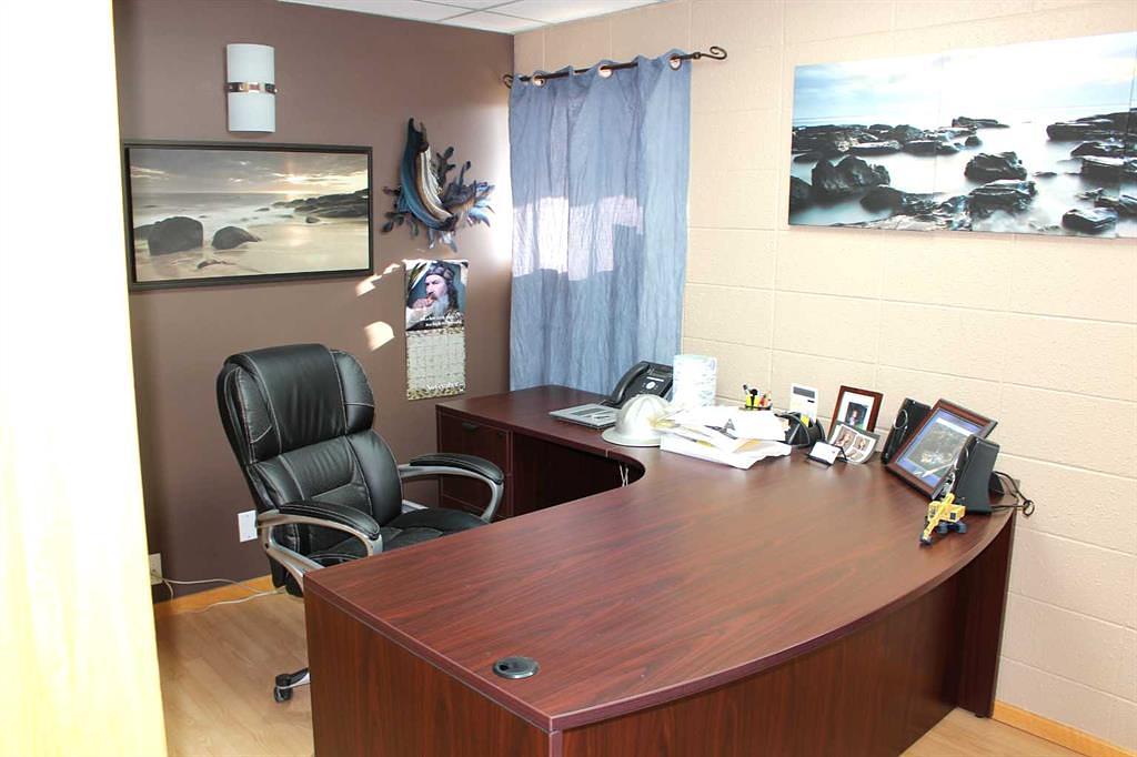 5433 Industrial Road, Drayton Valley, AB