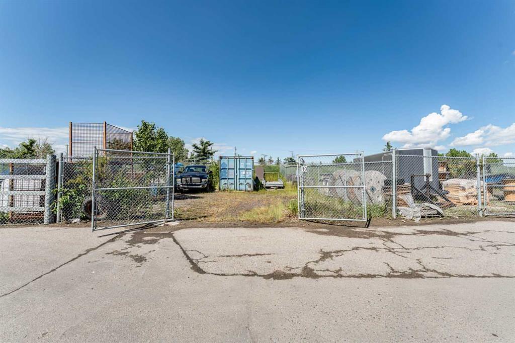 10 - 235105 Wrangler Drive, Rocky View County, AB