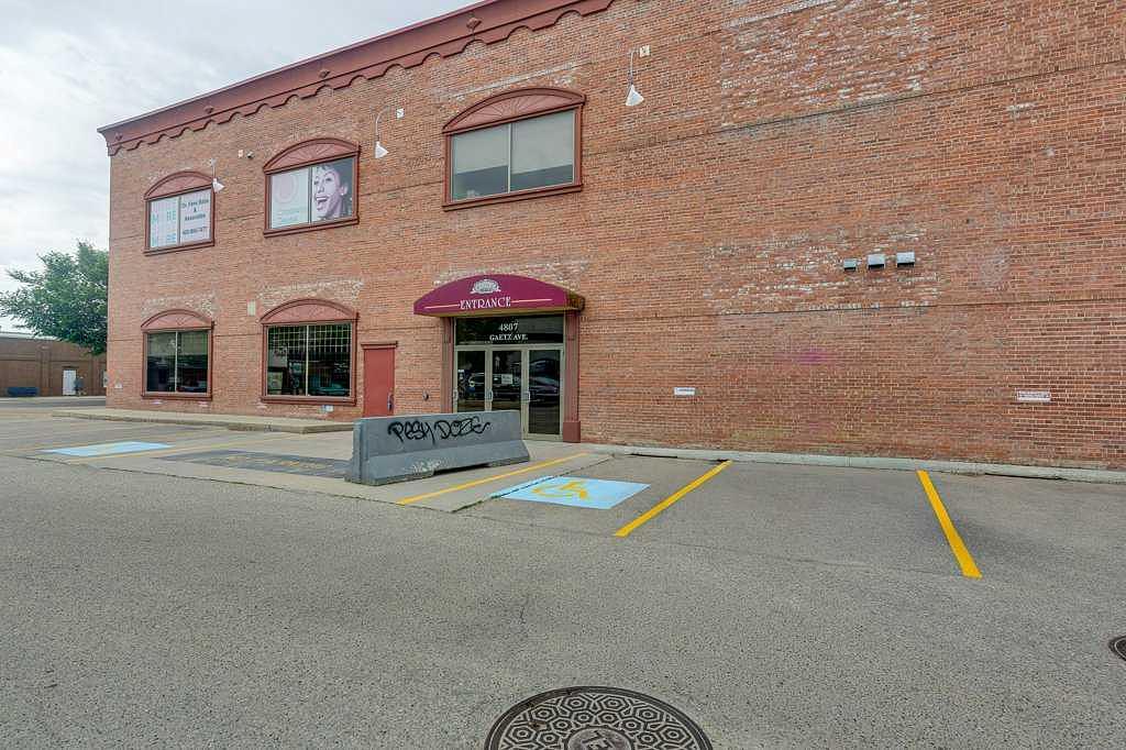 105 - 4807 50 Avenue, Red Deer, AB