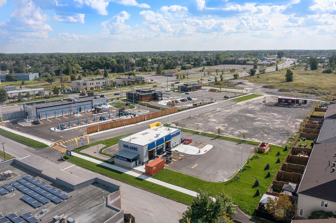 6111 Hazeldean Road, Ottawa, ON