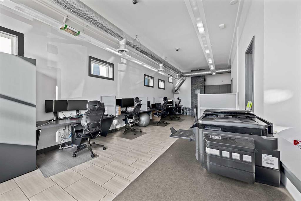 1742 10 Avenue Southwest, Calgary, AB