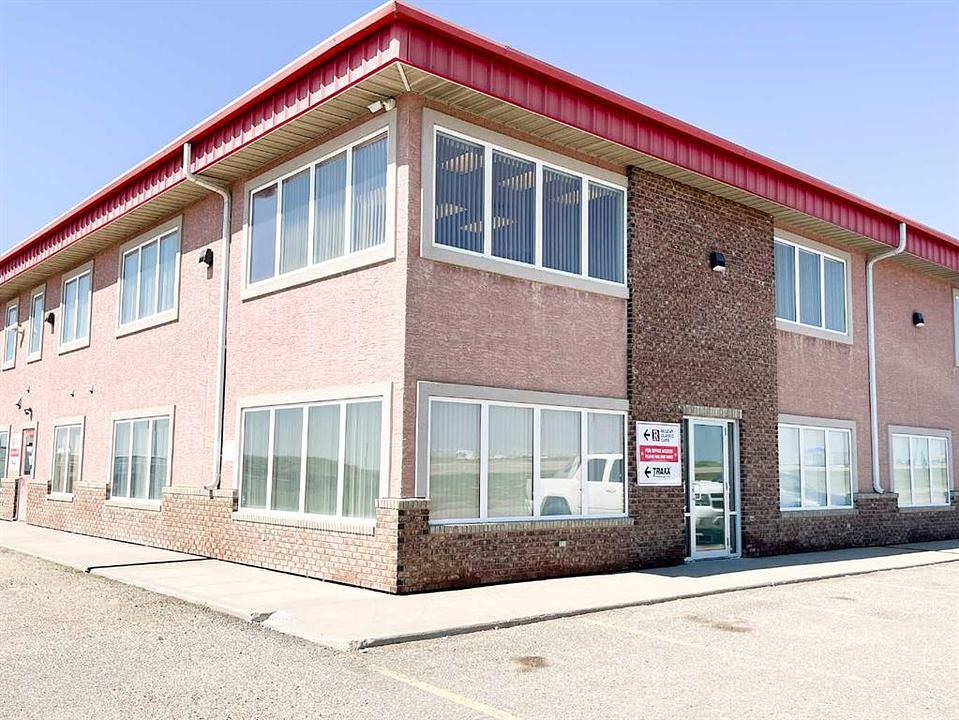 2450 South Highway Drive Southeast, Redcliff, AB