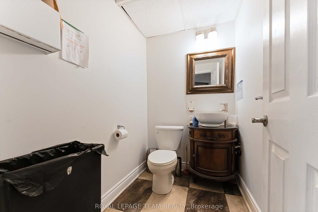 806 March Road, Ottawa, ON