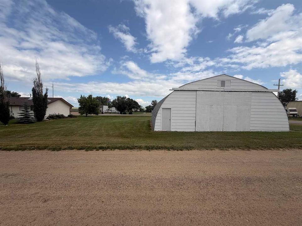 102 - Main Street, Munson, AB