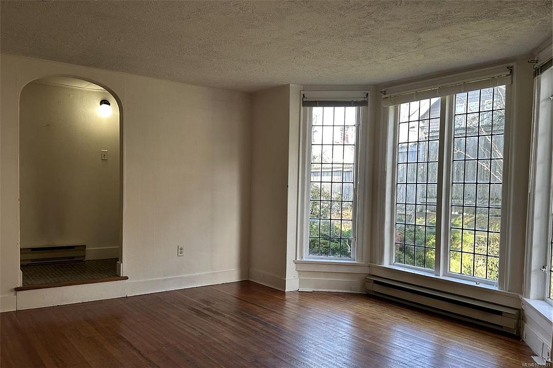 1043 Belmont Avenue, Victoria, BC