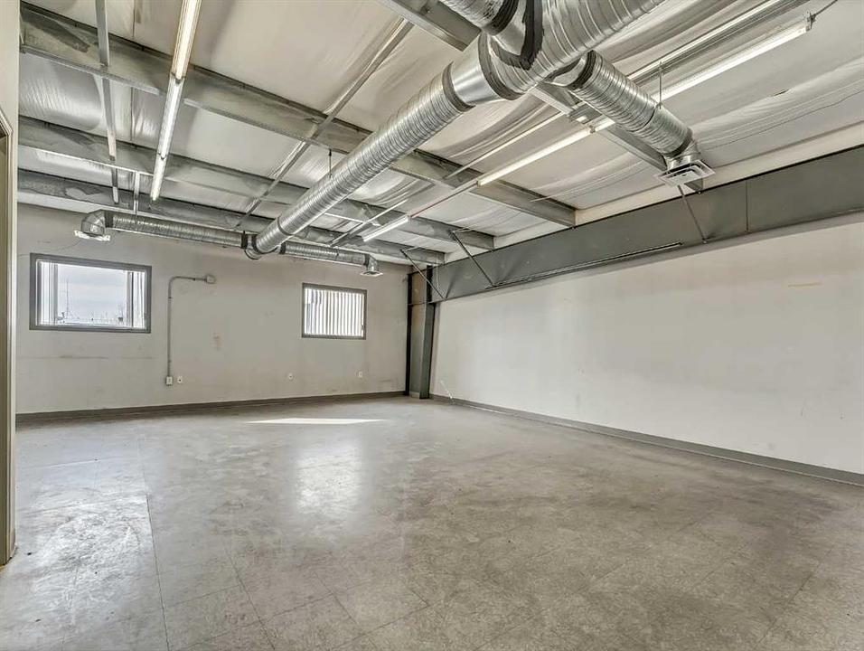 1782 32 Street Southwest, Medicine Hat, AB