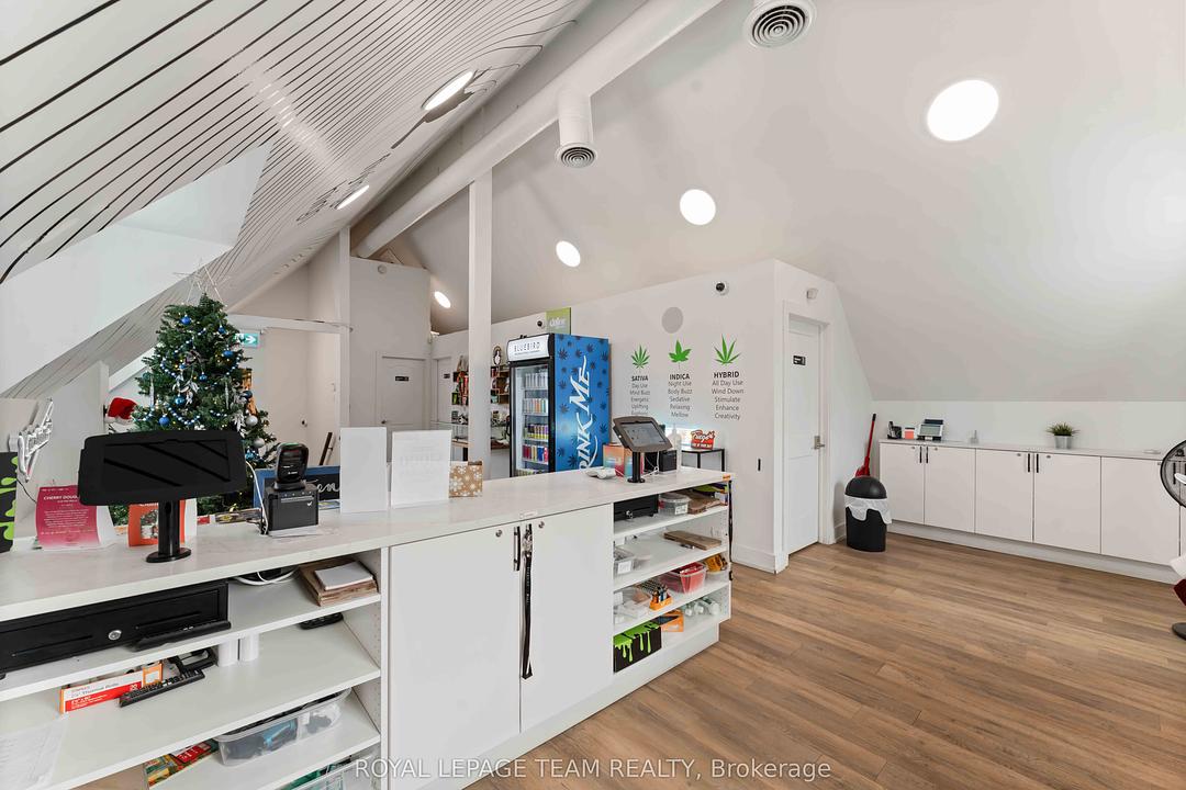 806 March Road, Ottawa, ON