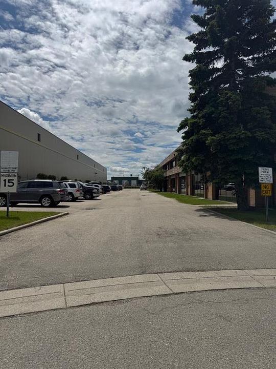 9 - 4045 74 Avenue Southeast, Calgary, AB