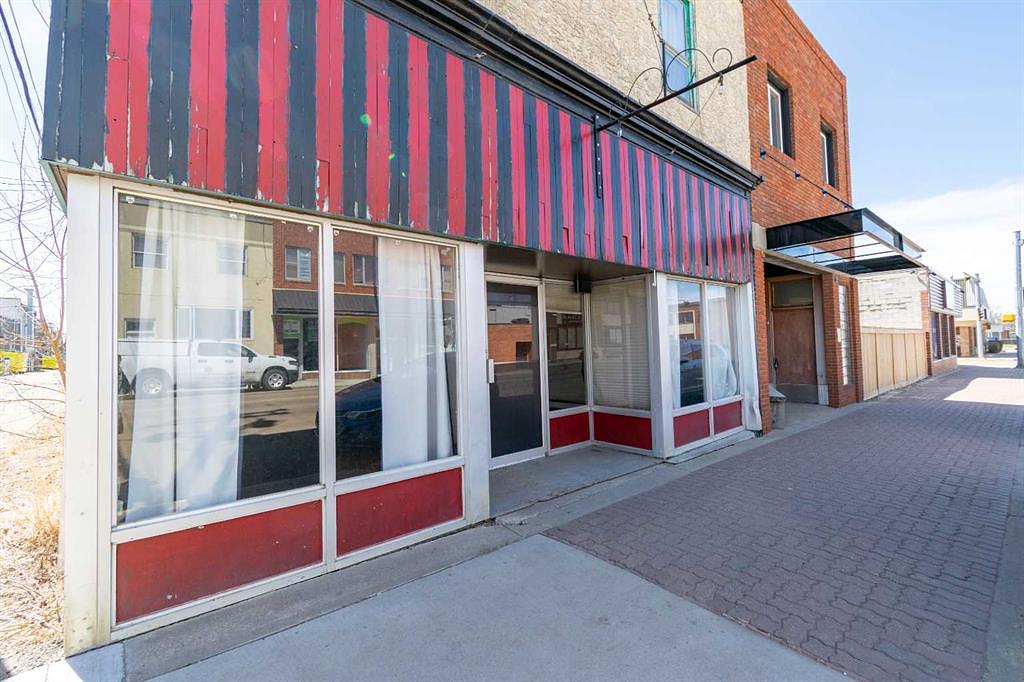 5007 50 Avenue, Stettler, AB