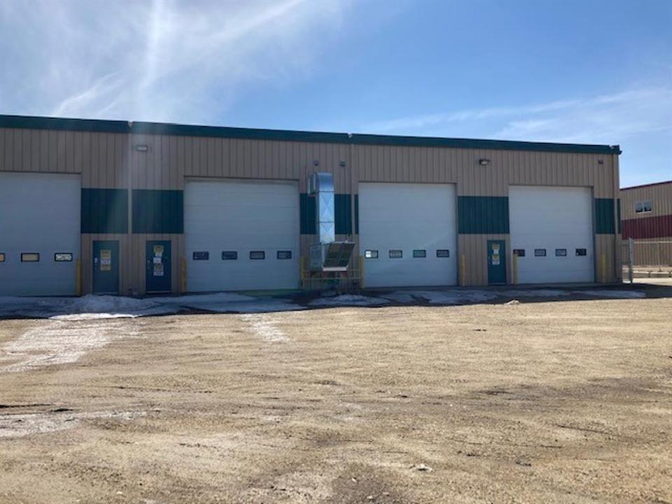 Bay #6 & 7 - 10602 79 Avenue, Clairmont, AB