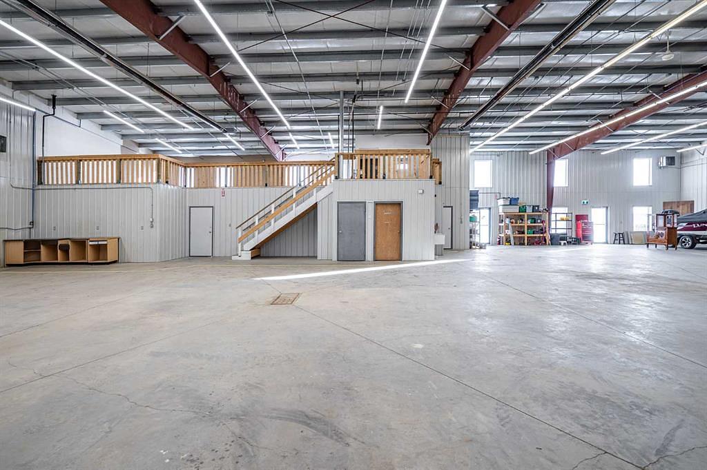 1,2,3 - 5914 51 Avenue, Lloydminster, AB