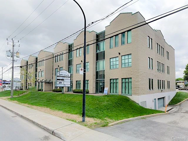 150 - 8150 Boulevard Métropolitain Est, Montréal, QC