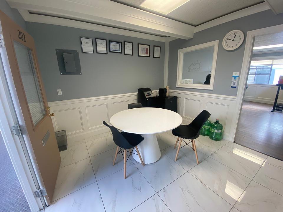 202 - 1089 West Broadway, Vancouver, BC