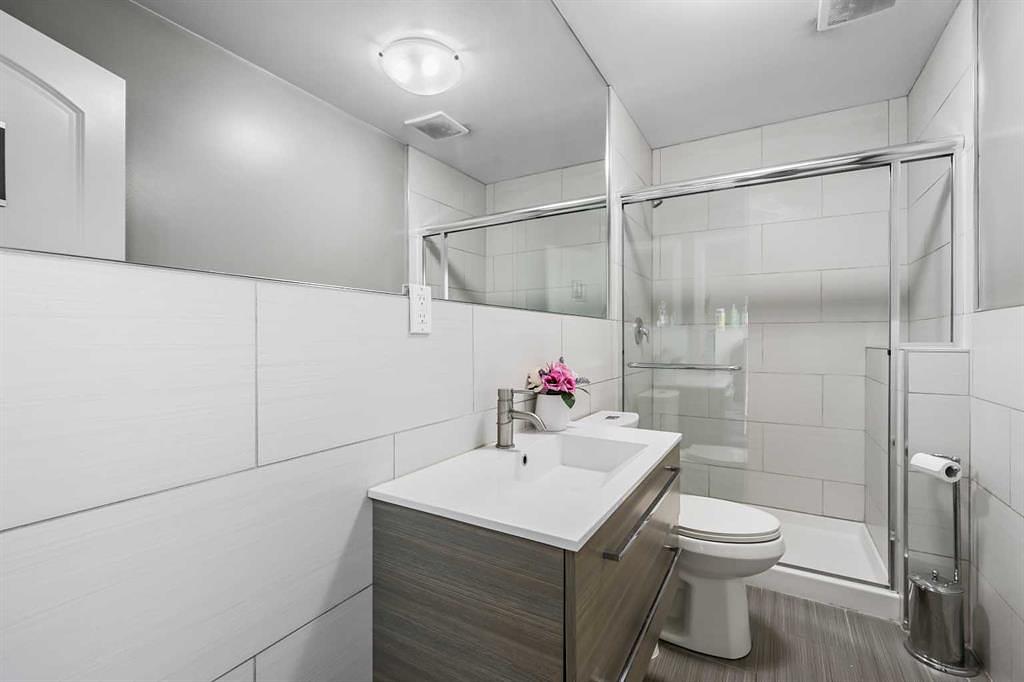 232 8A Street Northeast, Calgary, AB