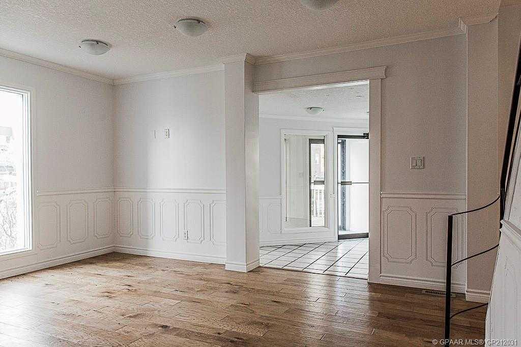 9731 100 Avenue, Grande Prairie, AB