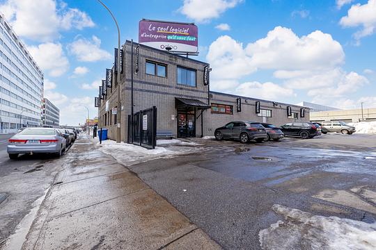 9455 Boulevard Saint-Laurent, Montréal, QC