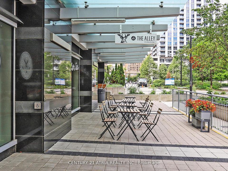 1 - 382 Yonge Street, Toronto, ON