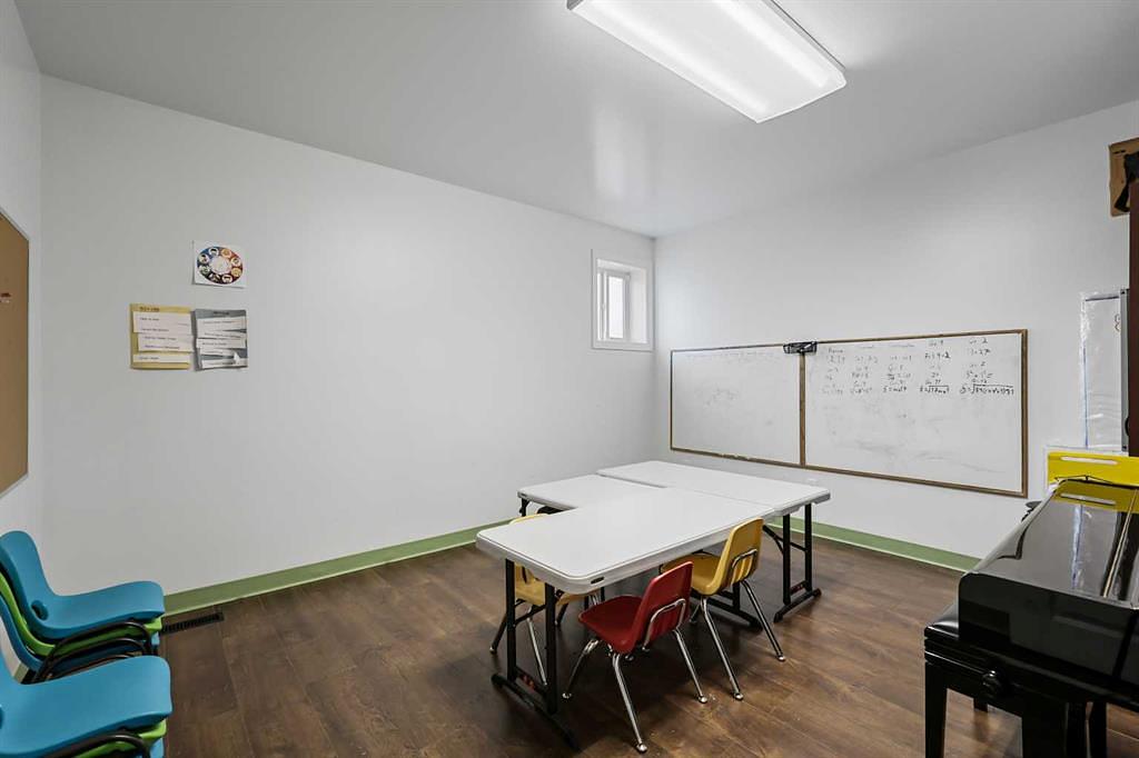 232 8A Street Northeast, Calgary, AB