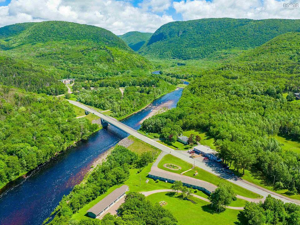 16537 Cabot Trail, Petit Étang, NS