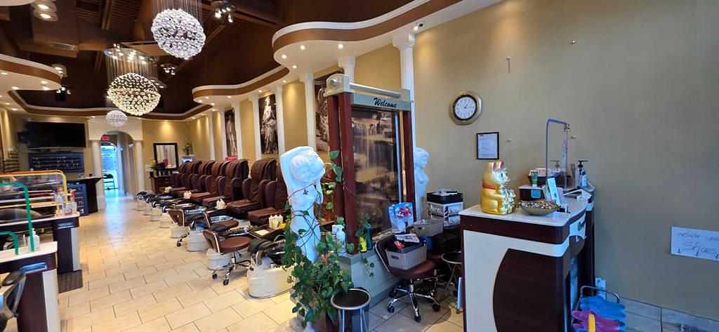 4 - 999 Macleod Trail Southeast, Calgary, AB