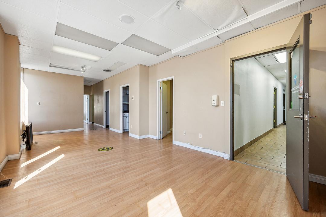301 - 4015 17 Avenue Southeast, Calgary, AB