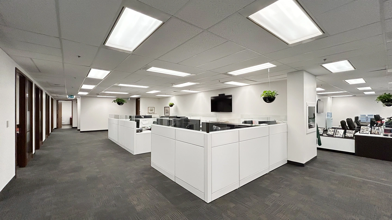 201 - 201 City Centre Drive, Mississauga, ON