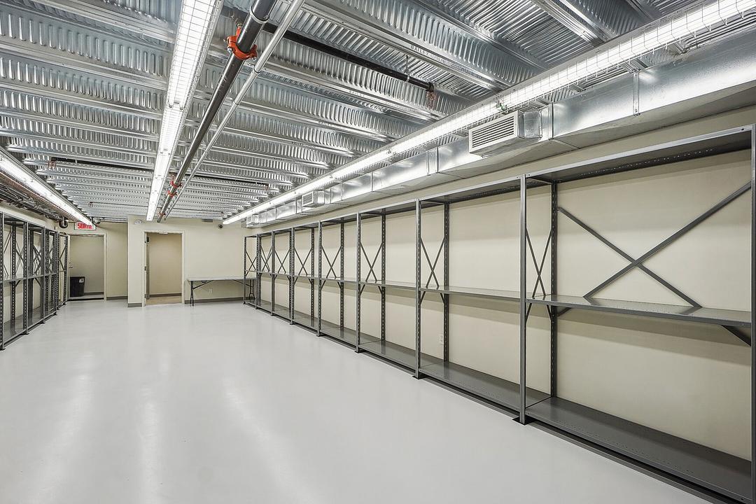 rdc-ss - 4920 Rue Sherbrooke Ouest, Westmount, QC