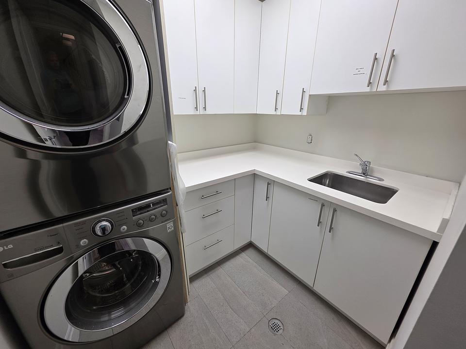 304 - 393 King St W, Toronto, ON