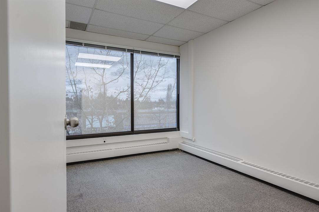 300 - 10524 King George Boulevard, Surrey, BC