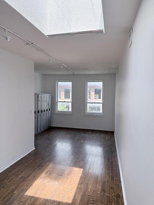 300 - 411 Queen Street West, Toronto, ON
