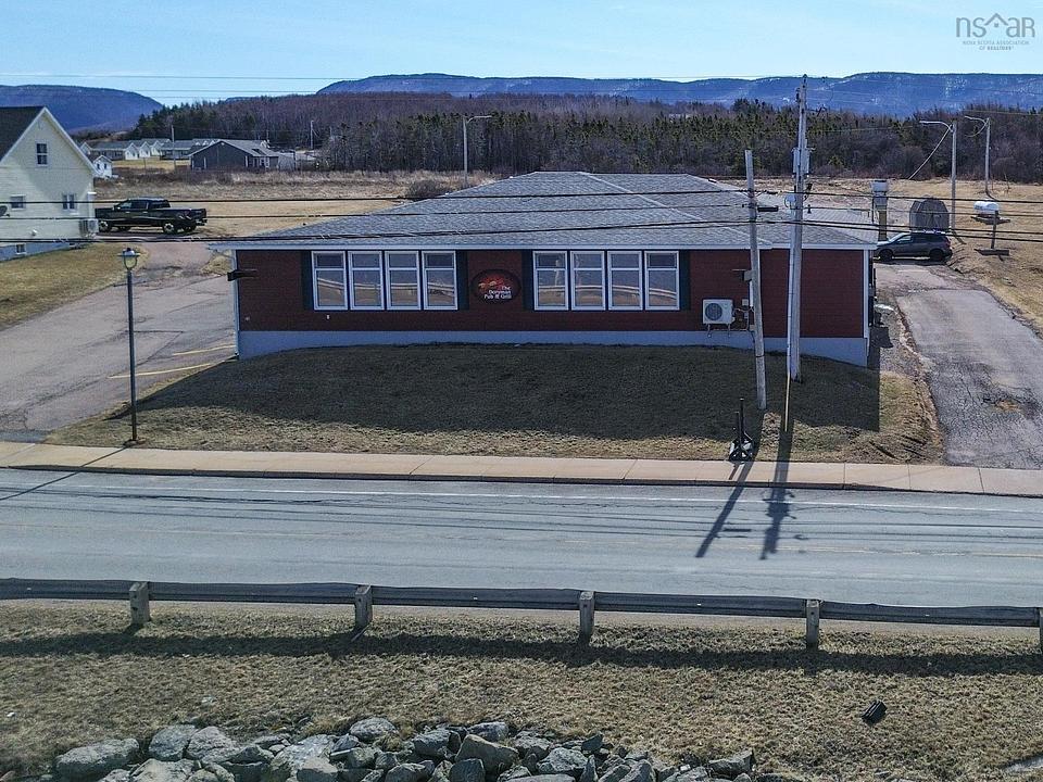 15528 Cabot Trail, Chéticamp, NS