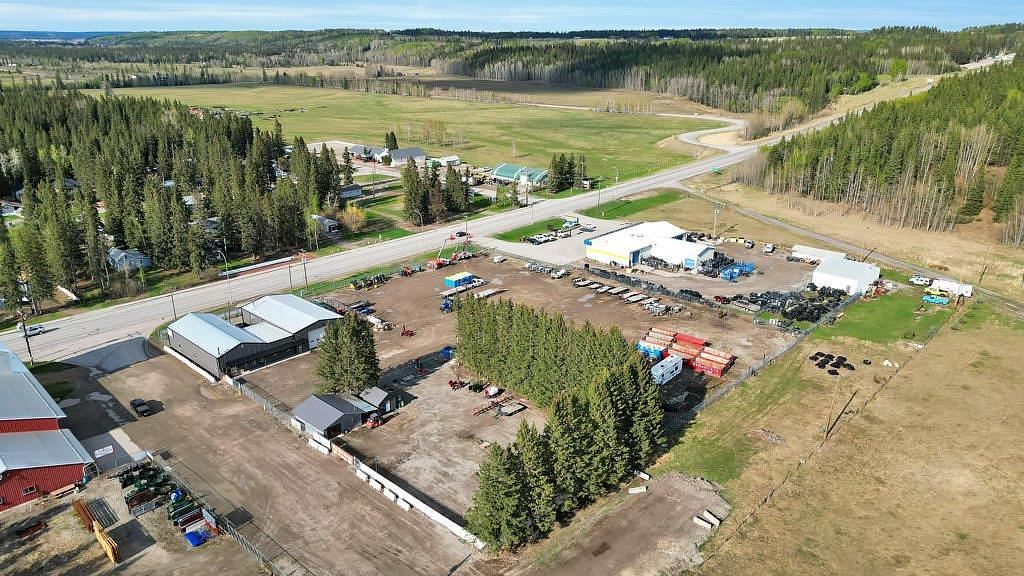 1101 Main Avenue East, Sundre, AB
