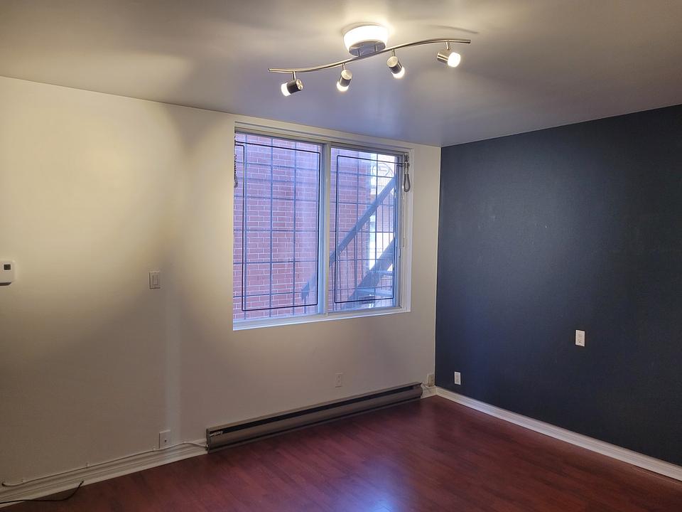 5022 Chemin de la Côte-des-Neiges, Montréal, QC