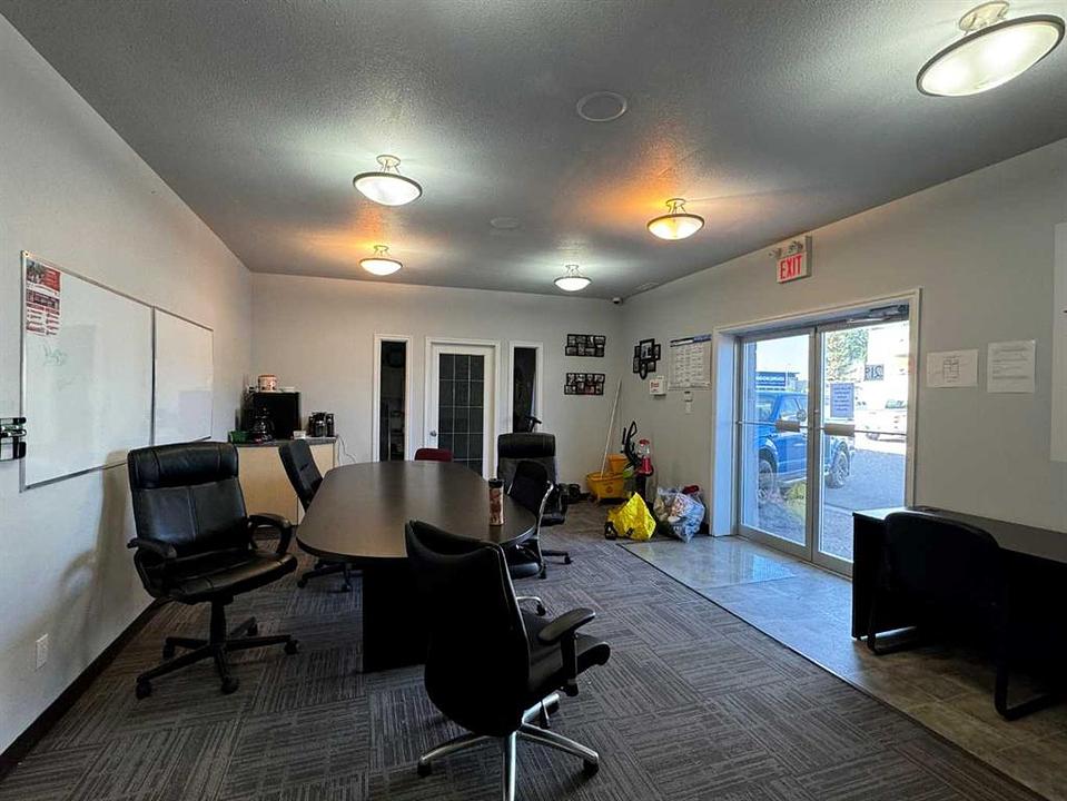 219 12B Street North, Lethbridge, AB