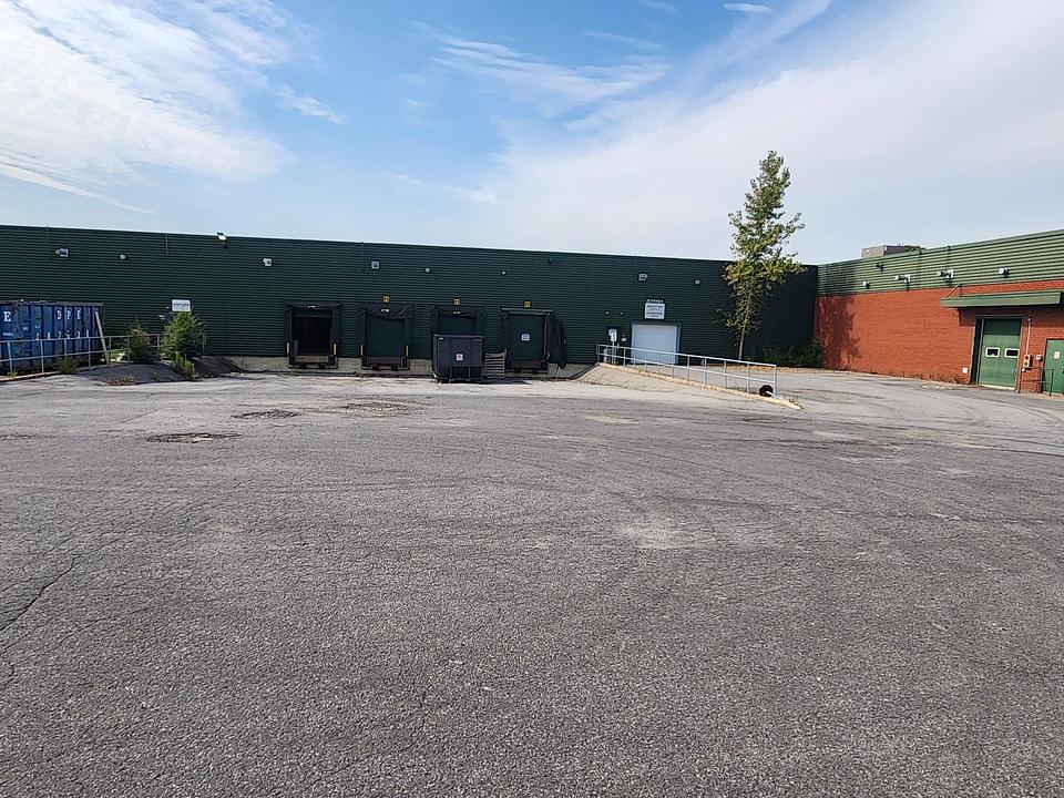 2695 Avenue Dollard, Montreal, QC