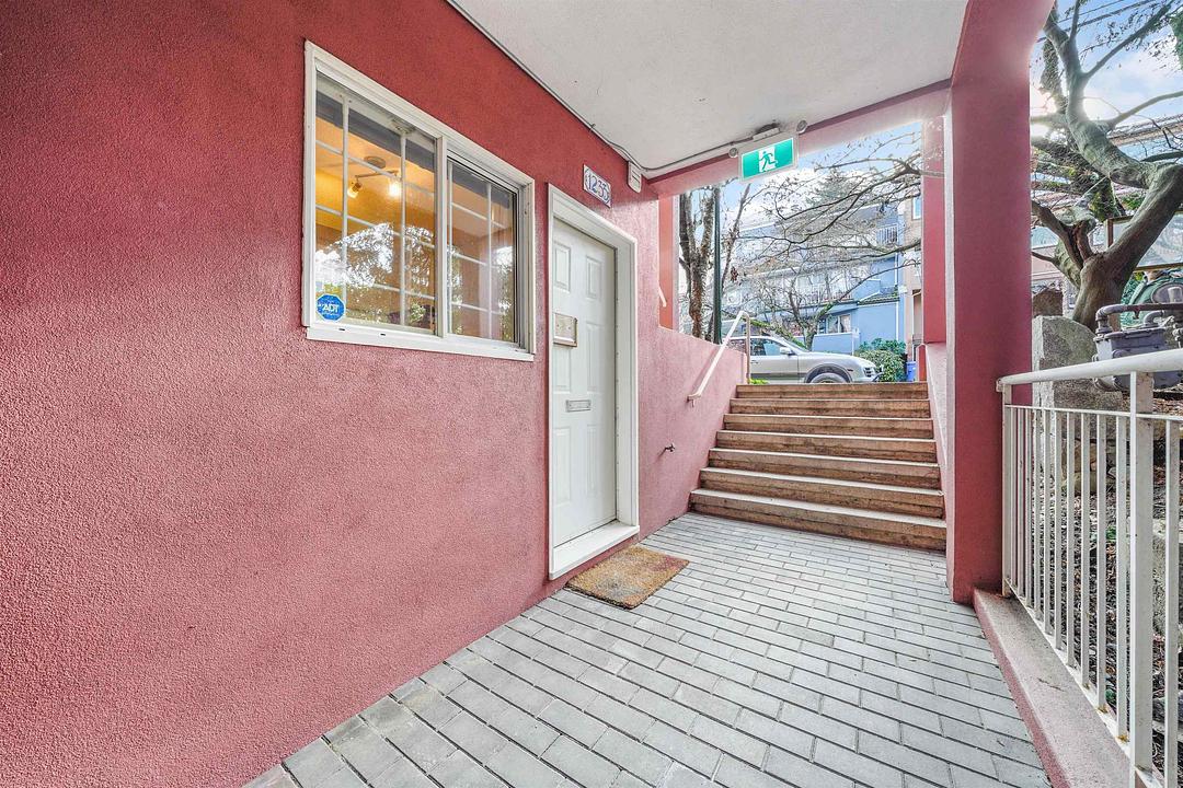 1233 West 7th Avenue, Vancouver, BC
