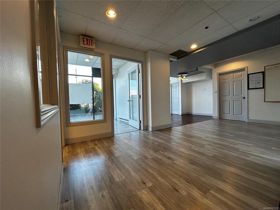 #102 - 19 Dallas Road, Victoria, BC