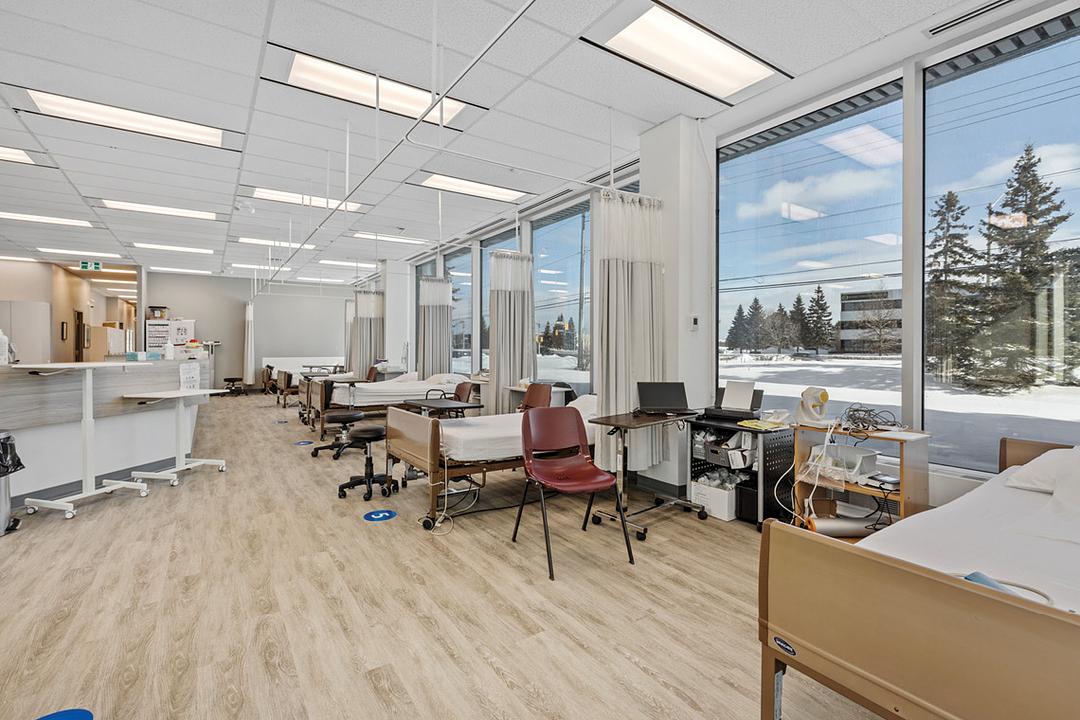 2505 St Laurent Blvd, Ottawa, ON