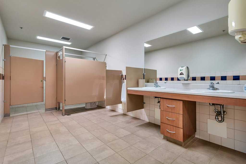 33 Schenk Industrial Road, Sylvan Lake, AB
