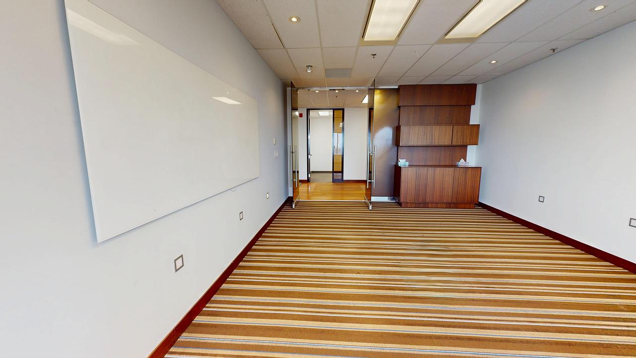 700 - 2630 Skymark Avenue, Mississauga, ON