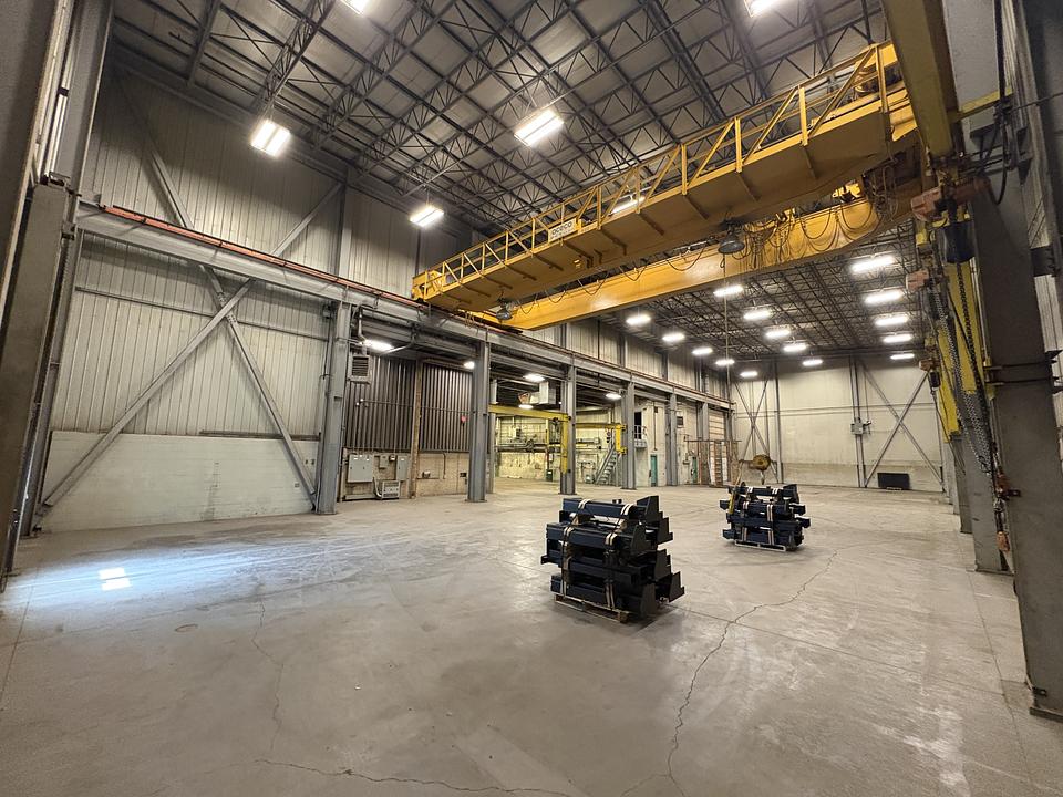 8011 Davies Road Northwest, Edmonton, AB
