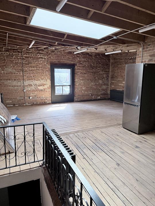8 REAR - 531 Yonge St, Toronto, ON