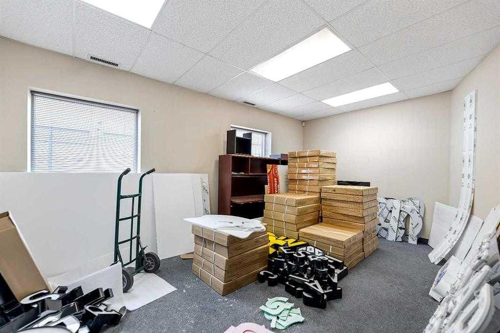 4852 50 Avenue Northeast, Calgary, AB
