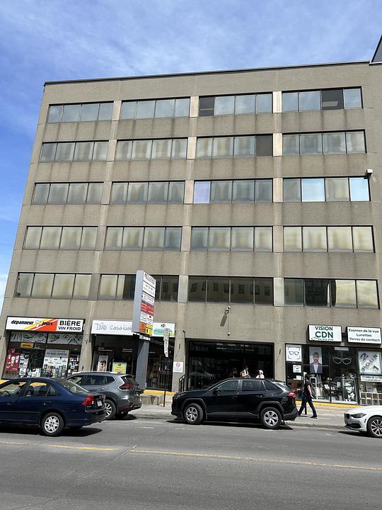 5887 Chemin de la Côte-des-Neiges, Montréal, QC