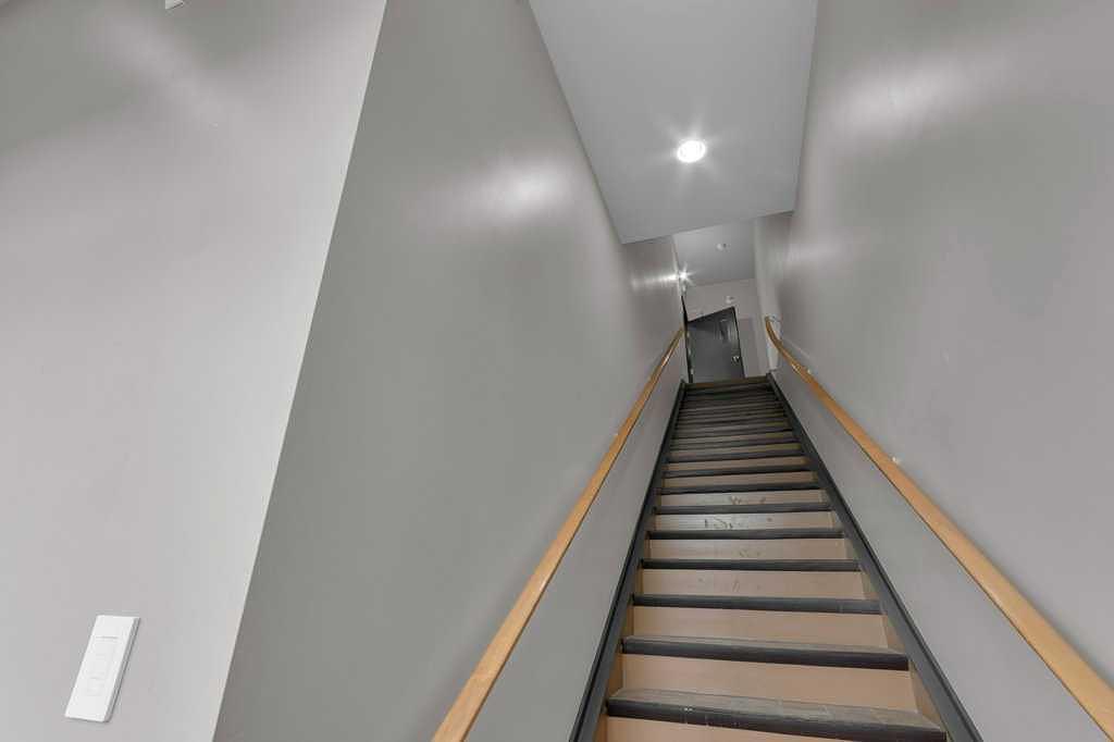 215 - 2914 Kingsview Boulevard Southeast, Airdrie, AB