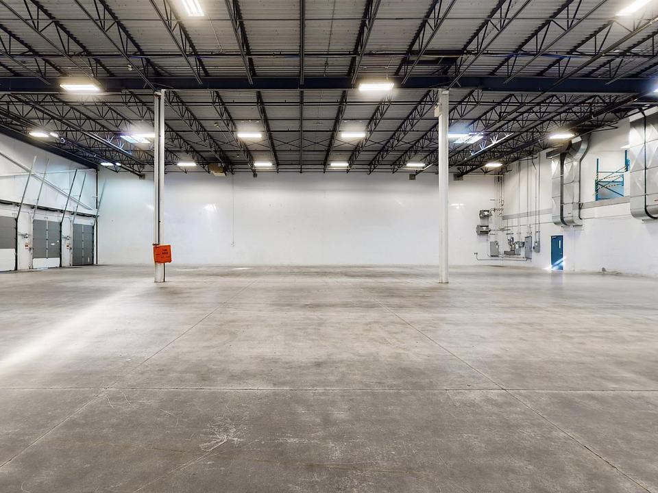 B - 1060 B Lorimar Drive, Mississauga, ON