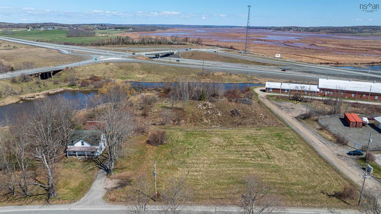 1981 Highway 1 Highway, Falmouth, NS