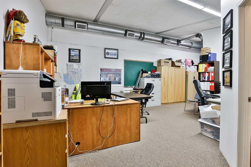 655 Charlotte Street, Pincher Creek, AB